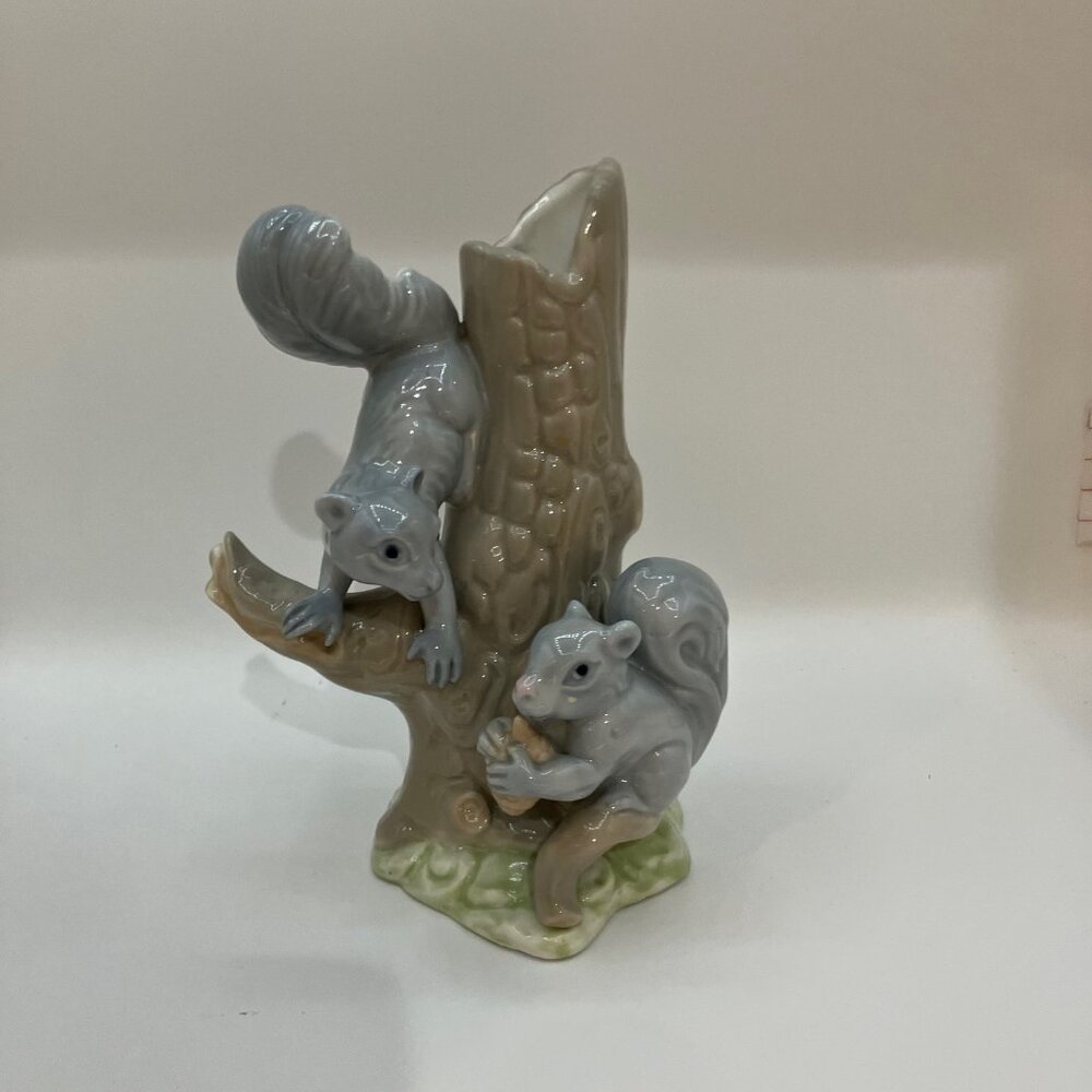 Tengra Porcelain Squirrels Figurine/Planter Pastel Color Way 8" Made‎ in Spain